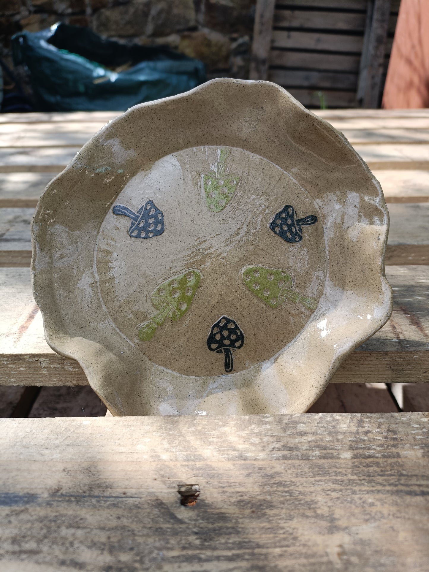 Mushroom side plate